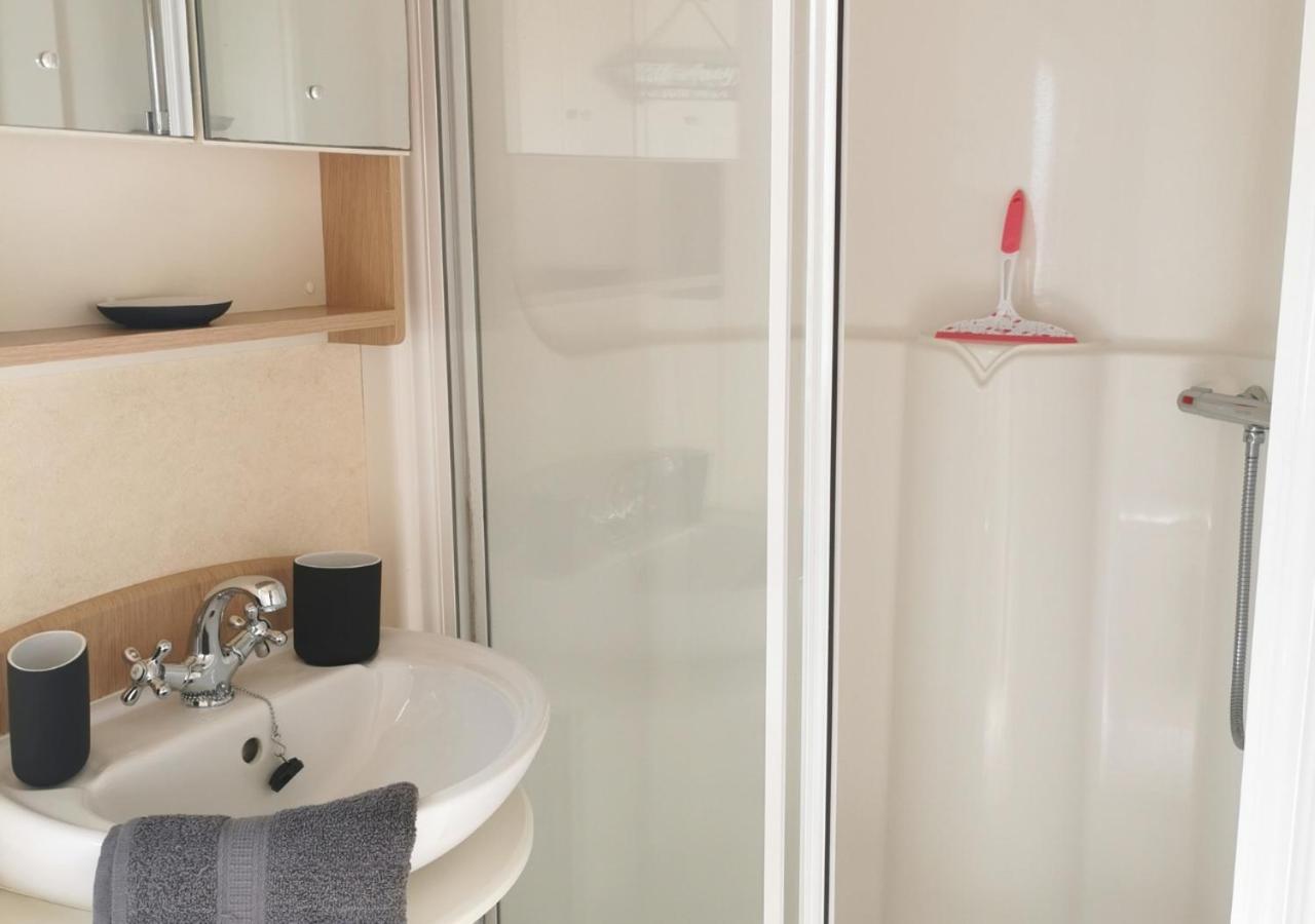 Tranquil 6 Berth Luxury Holiday Home Chichester Exteriör bild