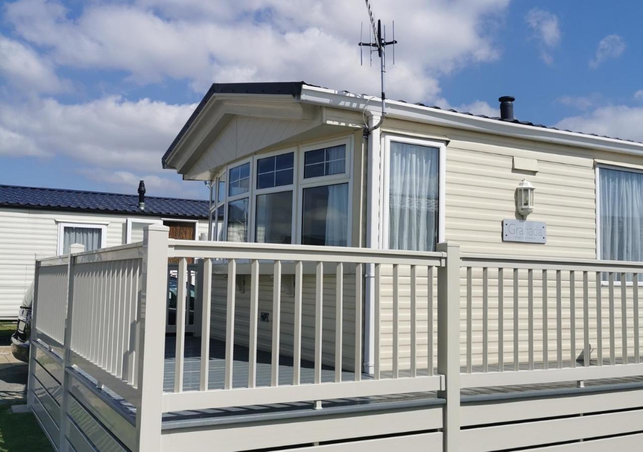 Tranquil 6 Berth Luxury Holiday Home Chichester Exteriör bild