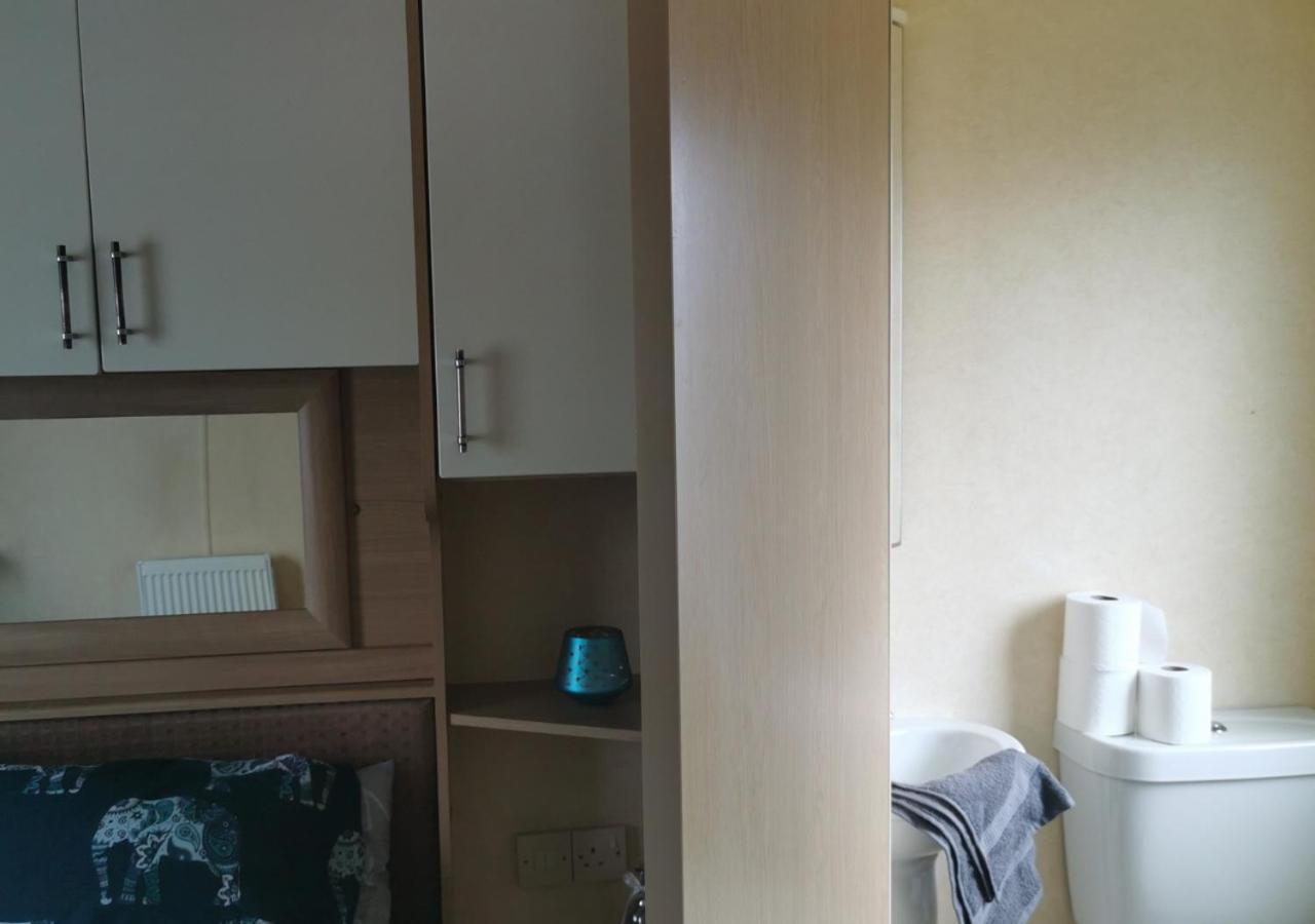 Tranquil 6 Berth Luxury Holiday Home Chichester Exteriör bild
