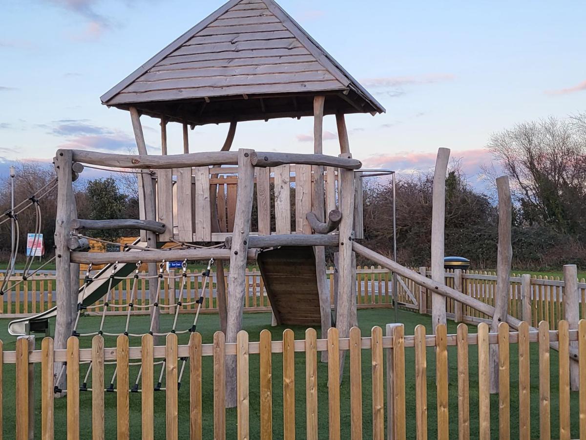 Tranquil 6 Berth Luxury Holiday Home Chichester Exteriör bild